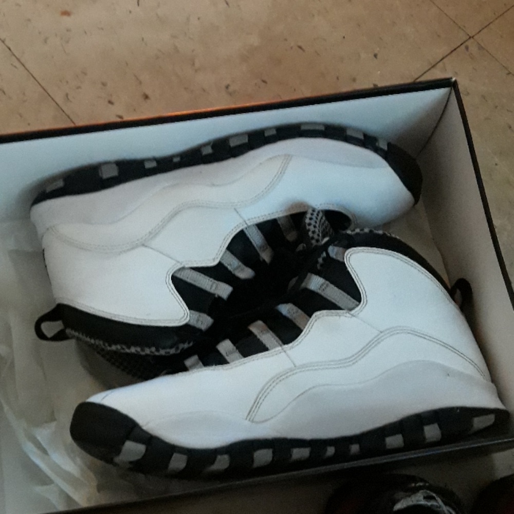 Sneakers